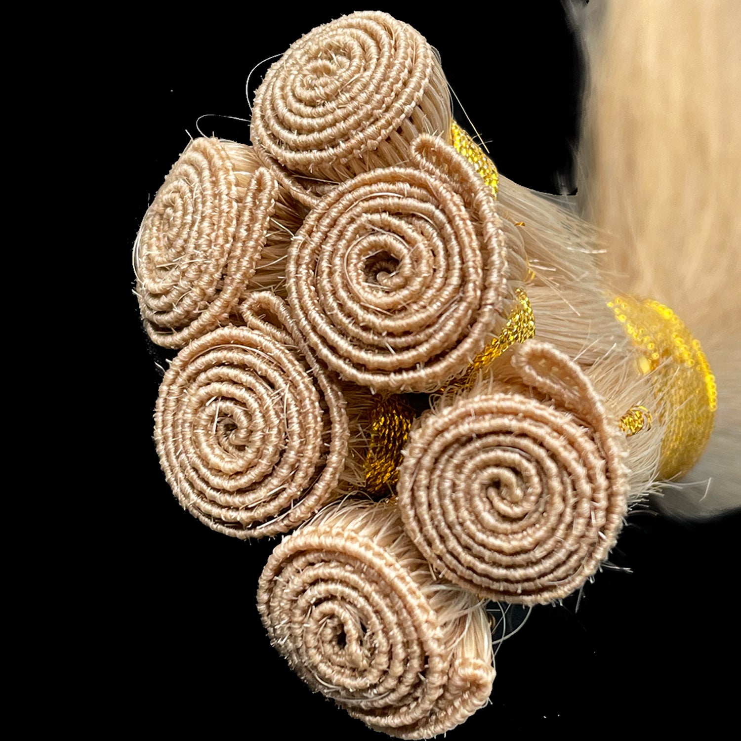 Pelo de trama atado a mano